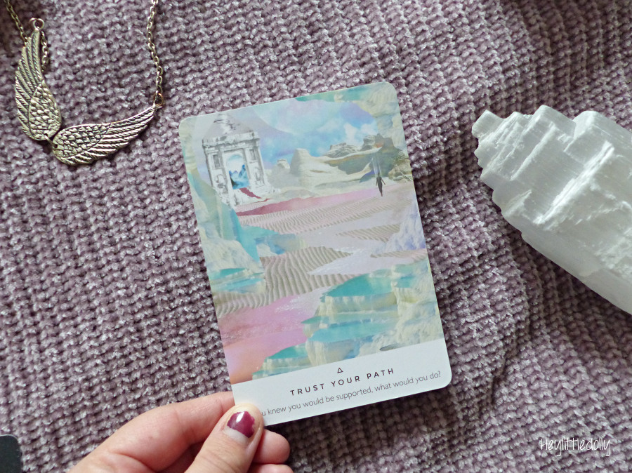 découvrez comment utiliser les cartes d’oracle au quotidien pour guider vos décisions, stimuler votre intuition et apporter clarté et sérénité dans votre vie.