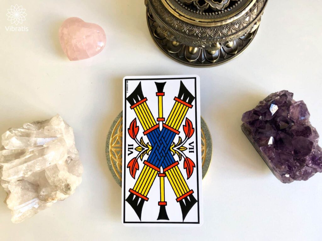 découvrez la signification du bâton dans le tarot, symbole de vitalité, d'action et d'énergie pour interpréter vos tirages avec clarté.