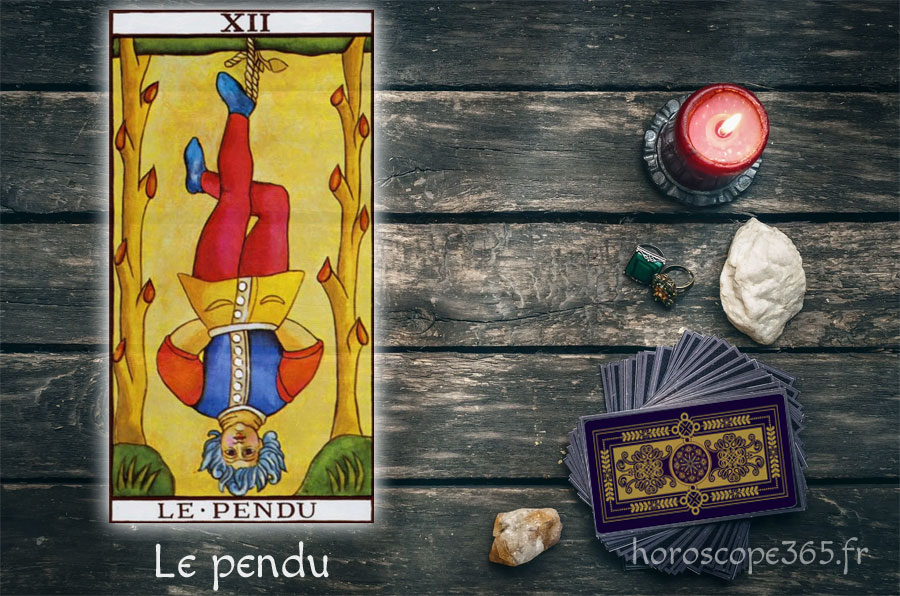 découvrez la signification de la carte du pendu dans le tarot, son interprétation en tirage et son impact sur votre lecture divinatoire.
