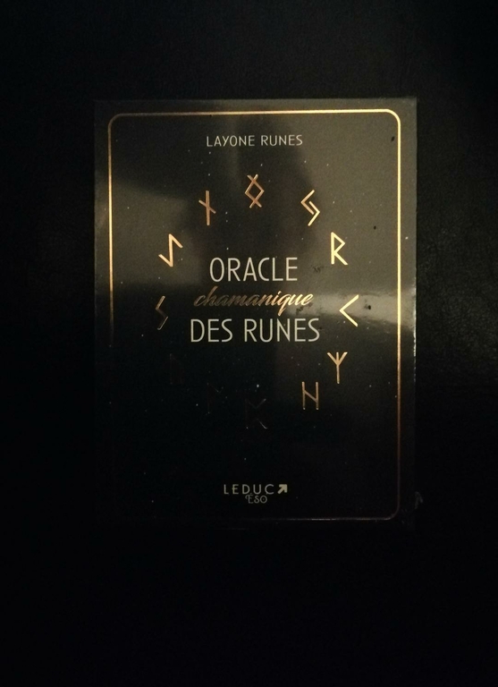 découvrez comment interpréter les messages de la nature grâce à l'oracle chamanique et connectez-vous à votre sagesse intérieure.