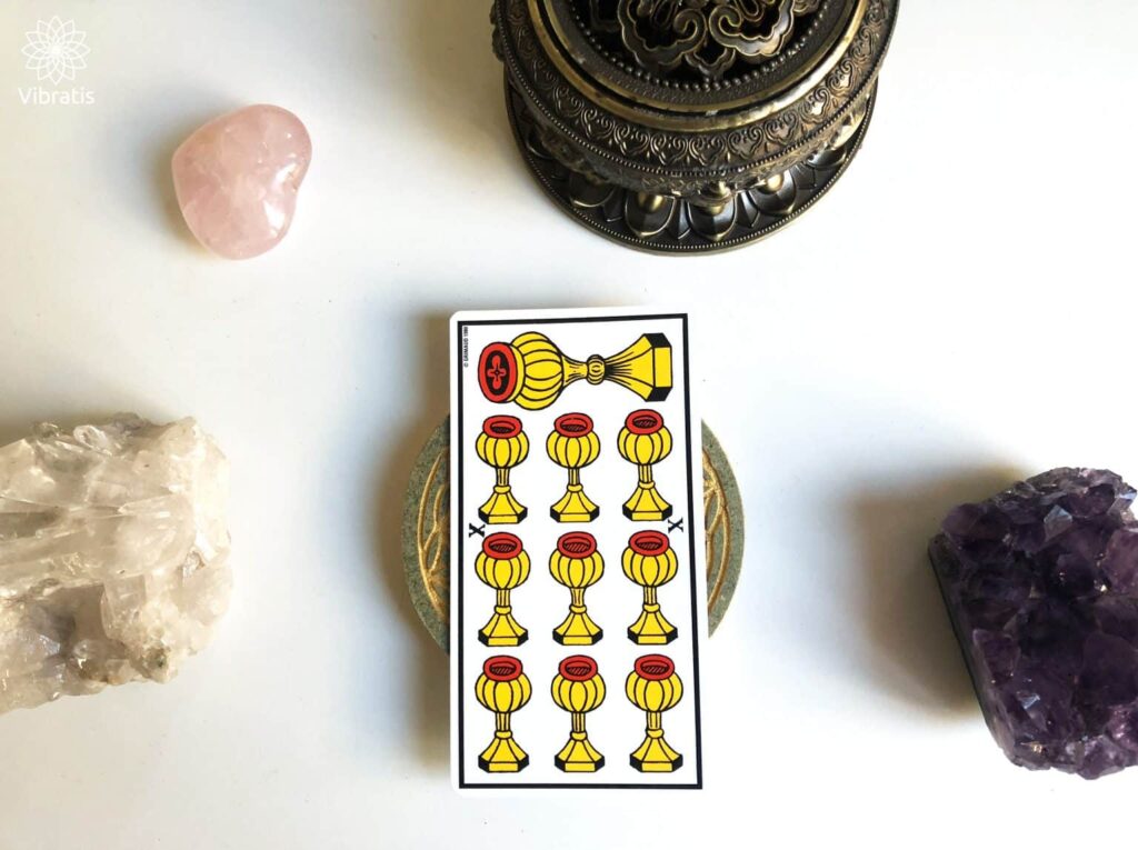découvrez la signification du trois de coupe au tarot, symbole de joie, d'amitié et de célébration dans les tirages.