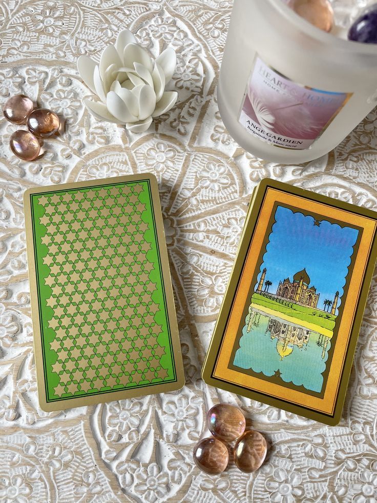 découvrez votre avenir avec notre tarot persan gratuit. une interprétation claire et précise pour révéler les secrets de votre destinée.