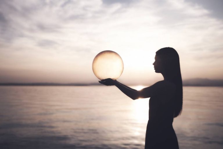 découvrez notre service de voyance discount fiable, offrant des consultations précises et accessibles pour éclairer votre avenir en toute confiance.